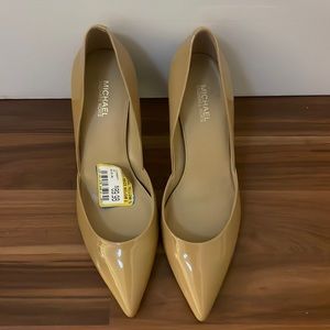 Michael Kors Tan heels 👠